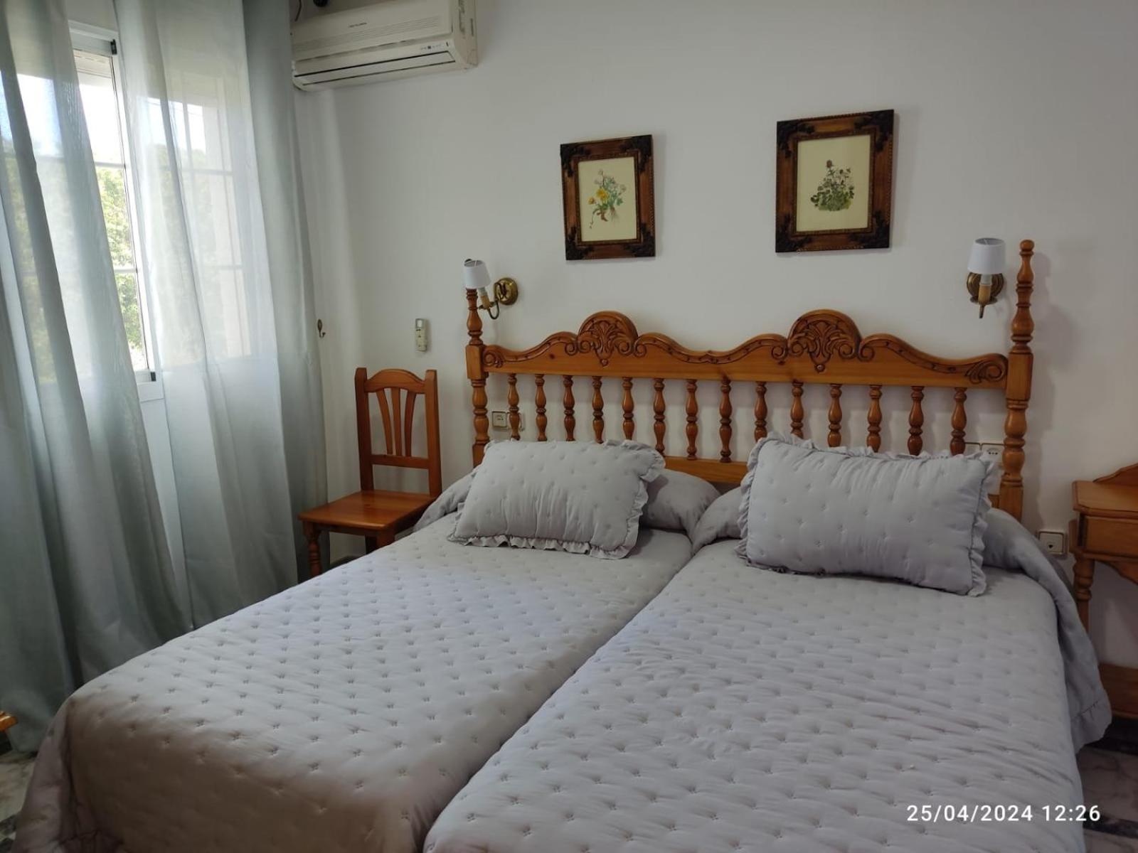 Hostal Quinto Pino Чипиона Экстерьер фото