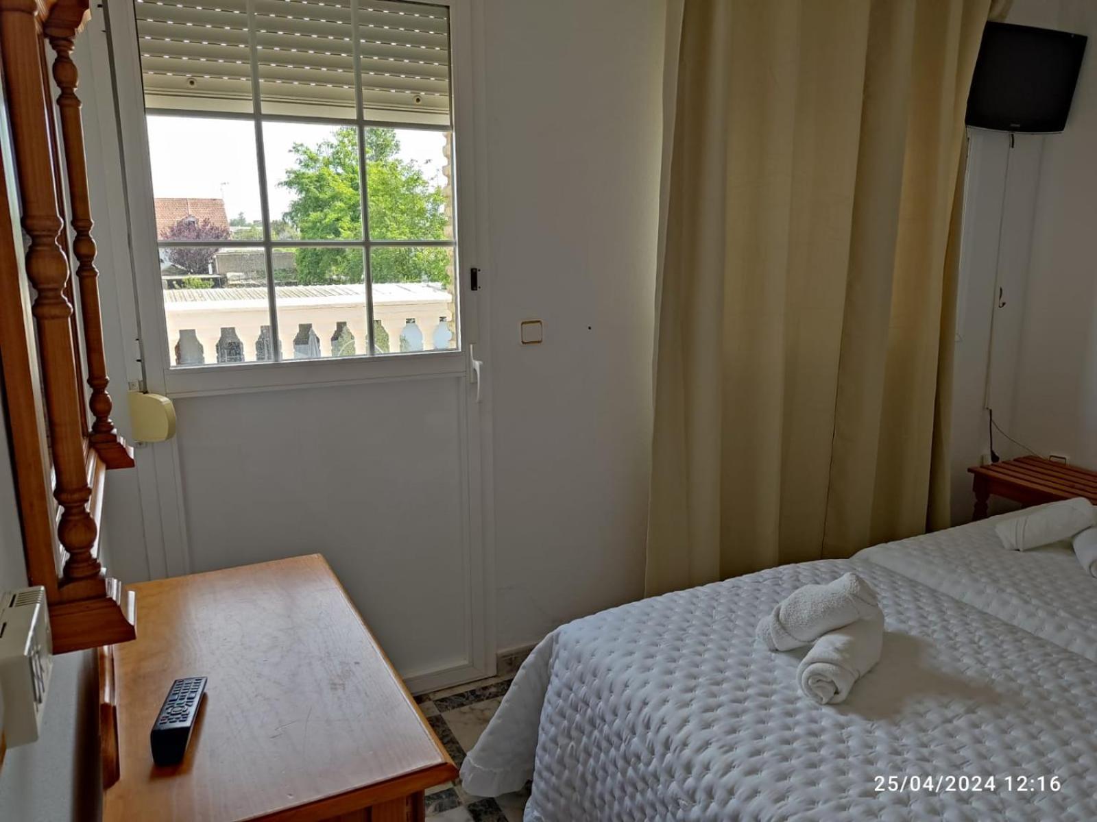Hostal Quinto Pino Чипиона Экстерьер фото